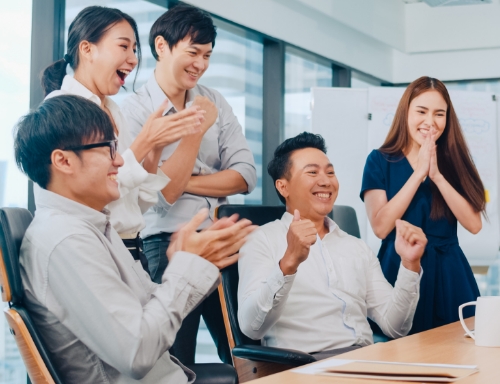 在友達學習、成長茁壯