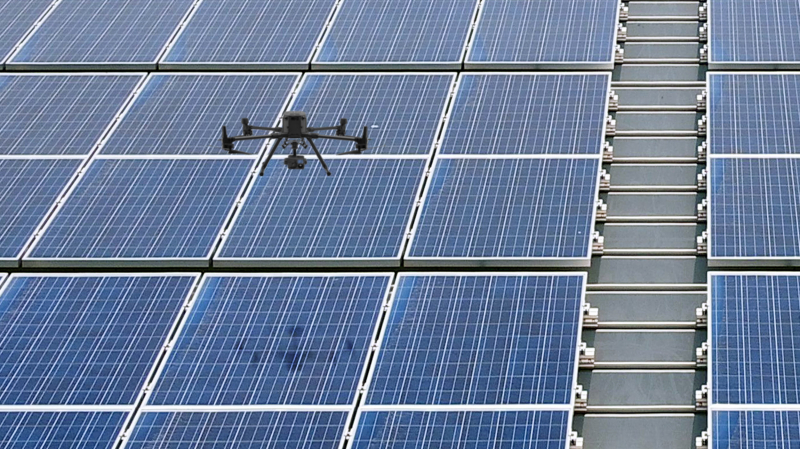 k1体育以无人机搭配IR Sensor热显像技术进行全方面模块健检，有效降低人力成本并提升发电量