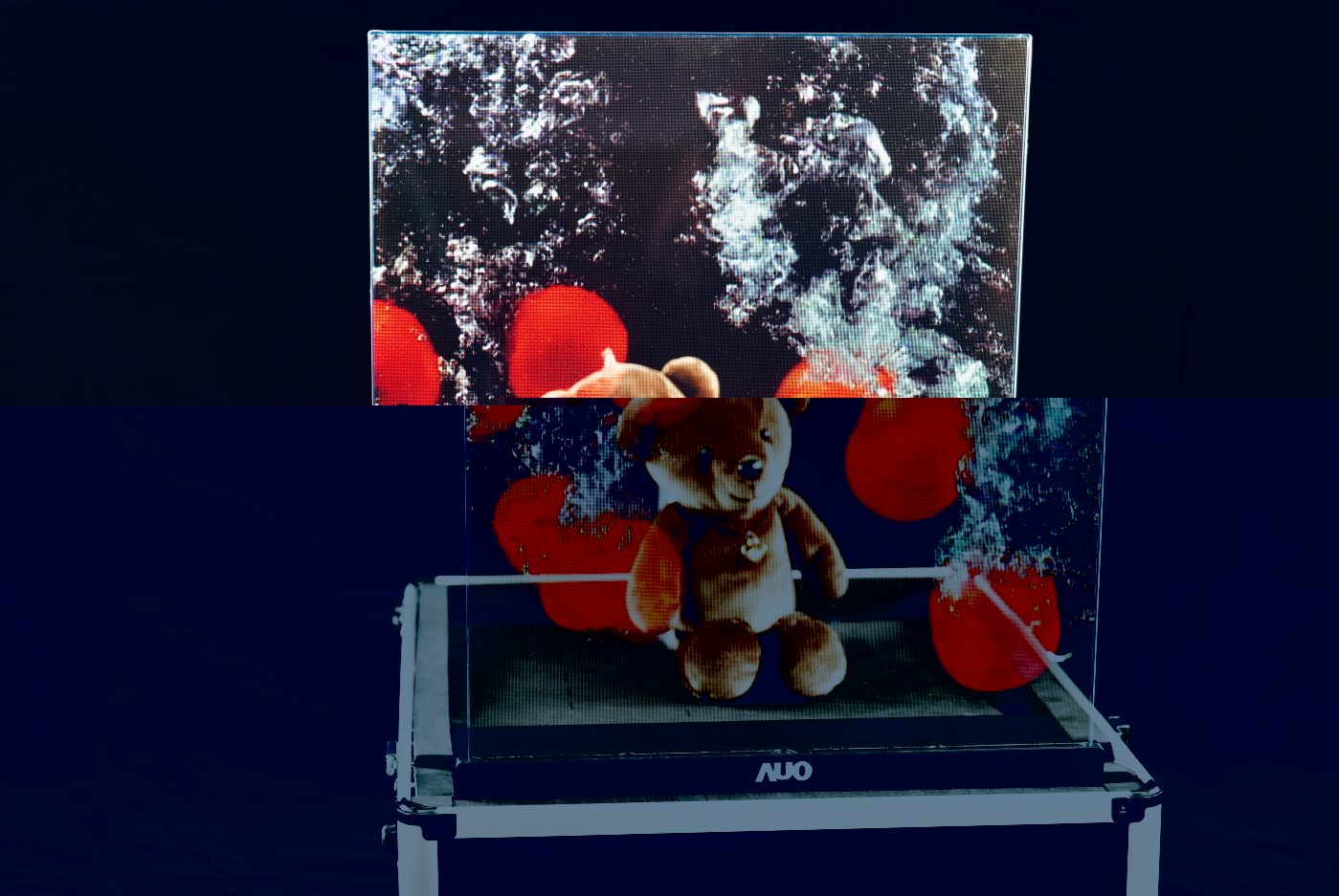 友達領先研發Micro LED透明顯示器，具備高穿透、低繞射、高亮度、可拼接之特性，可應用於智慧移動、智慧零售、商業展示等多元場域