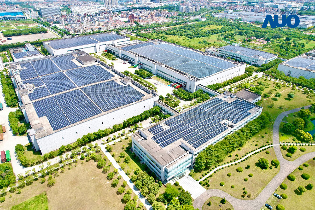 k1体育厦门推动智能制造同时，透过绿电创能纵深推进绿色转型，厂区全屋顶铺设太阳能光伏板，每年太阳能发电 2,600多万度