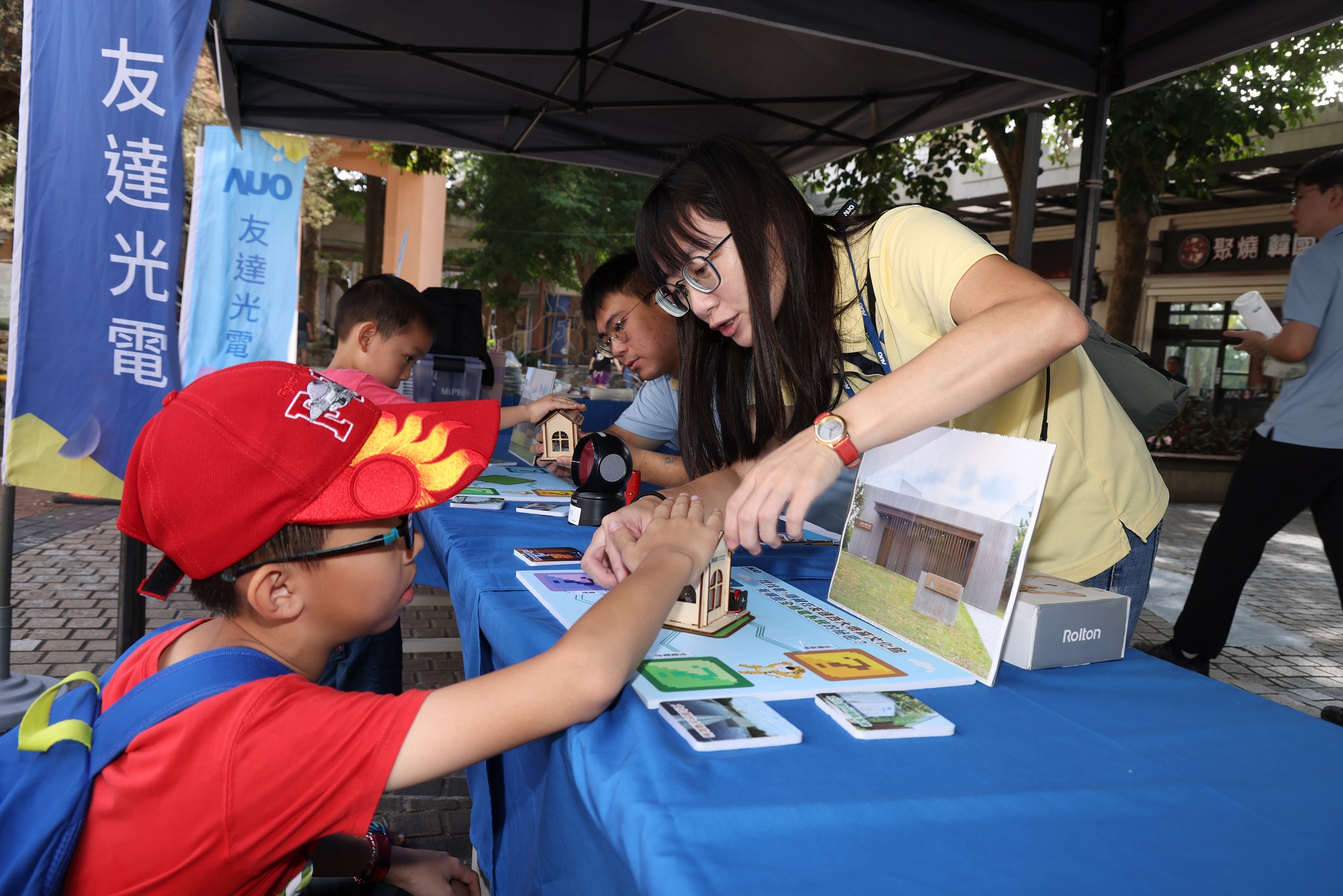 友達投入永續素養教育多年，從自身的環境教育場域走入校園、各式活動現場，合作夥伴亦擴及到NGO、公部門與供應鏈，豐碩成果獲「社會共融領袖獎」
