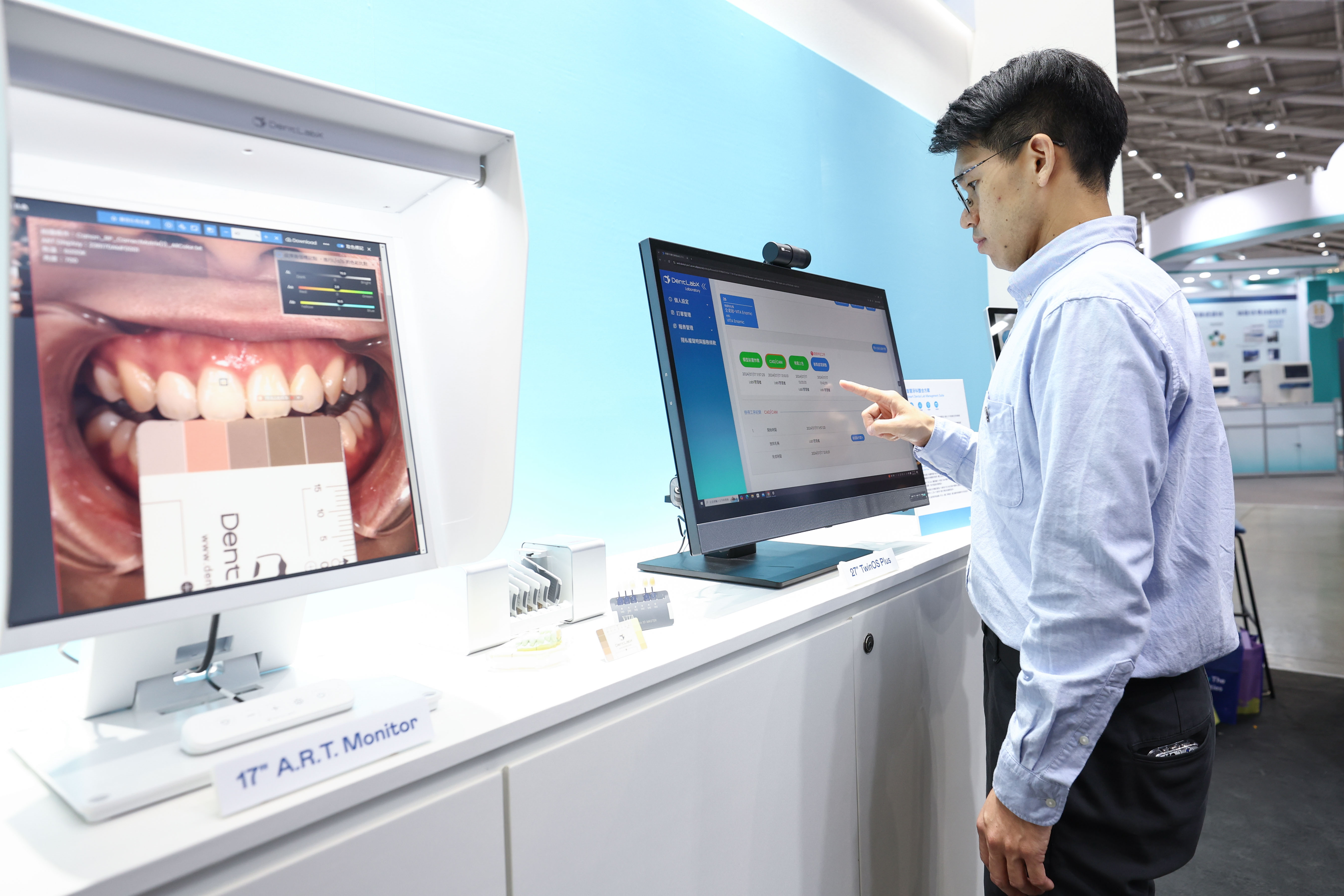 DentLabX, an ADP subsidiary established last year, has launched a one-stop &ldquo;Smart Dental Lab Management Suite,&rdquo; effectively optimizing the denture fabrication process, enhancing management efficiency and operational effectiveness