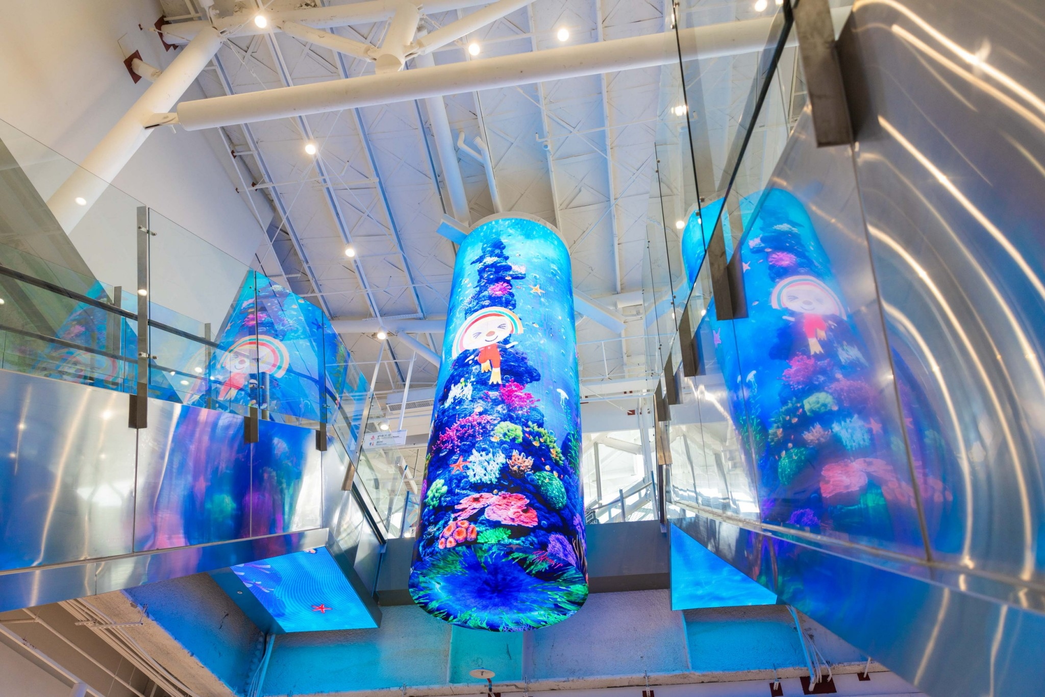 達擎與傑可達整合先進顯示技術與軟硬體應用服務，提供一系列大型LED顯示解決方案，為全新改裝開幕的「清水服務區」佈局嶄新視覺體驗。